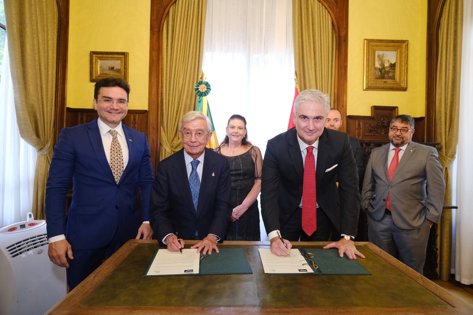 <strong>El ministro de turismo brasileño celebra en España el Día de la Independencia de Brasil</strong>