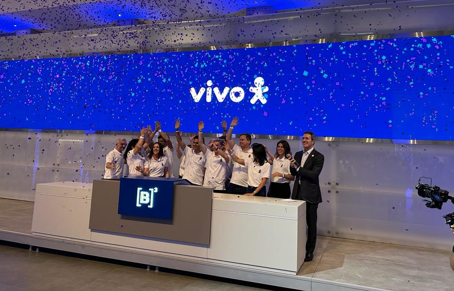 Vivo faz 25 anos na B3 com R$ 530 bi de investimentos e 1,7 milhão de acionistas